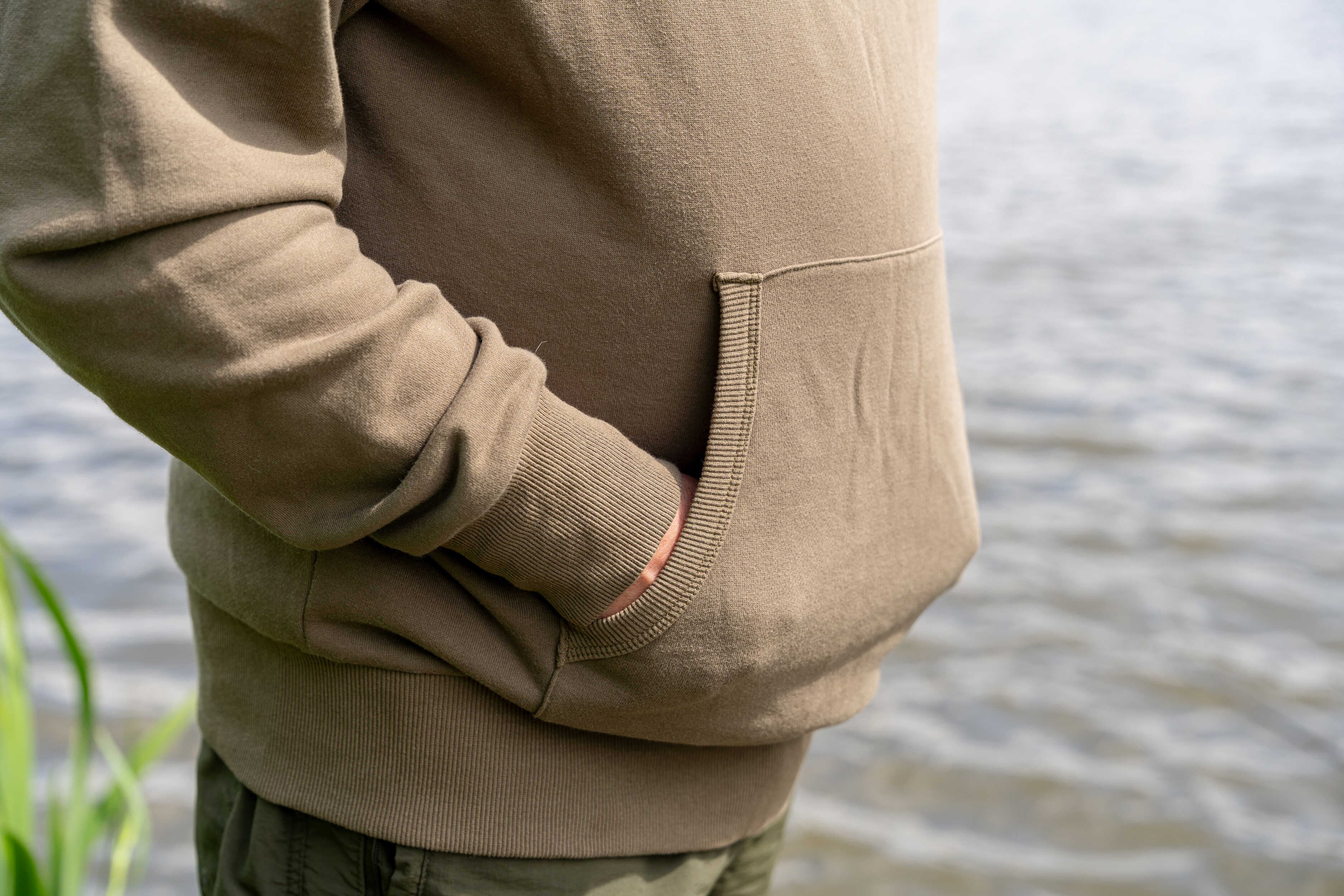 korum classic barbel hoodie-4